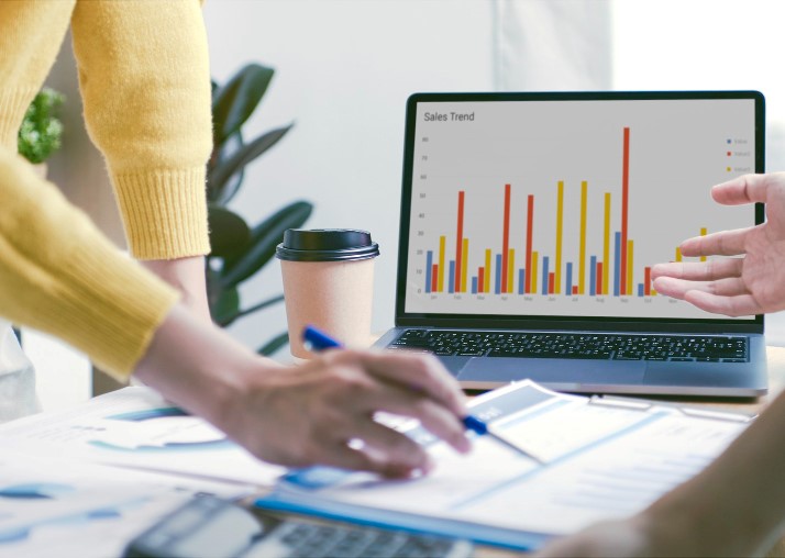 businesspeople-meeting-plan-analysis-graph-company-finance-strat